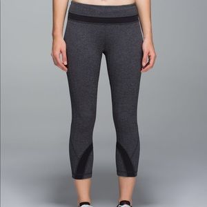 Lululemon mid rise Inspire crops Herringbone sz 4